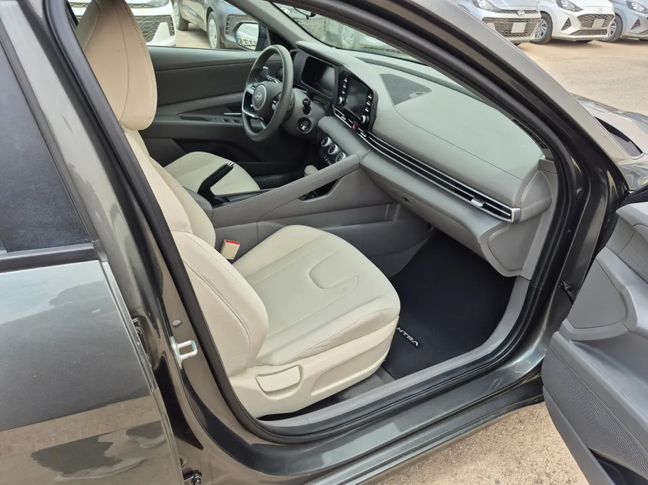 2024 Hyundai Elantra Fleet 
