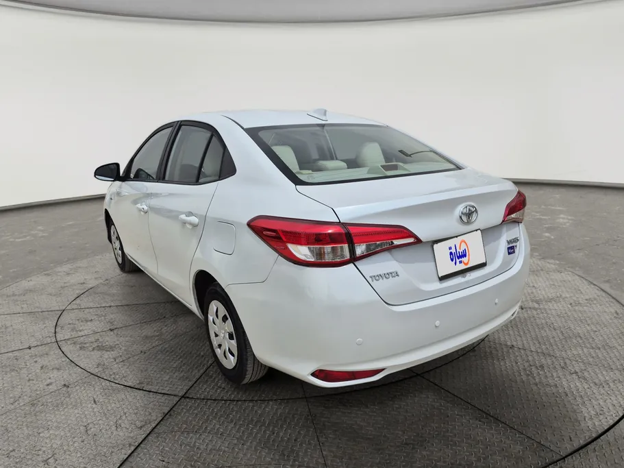2022 Toyota Yaris  Y 