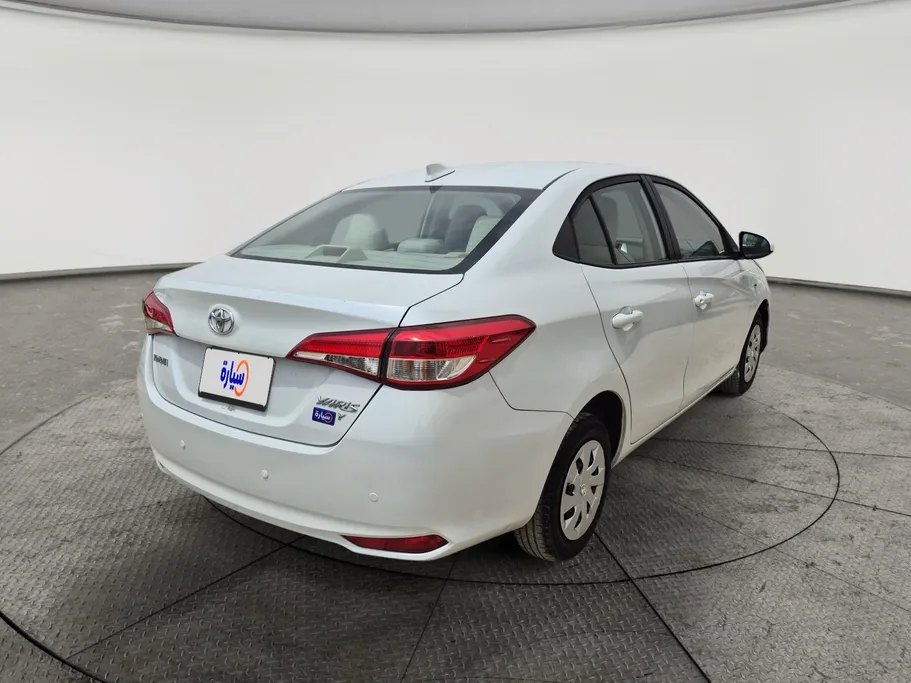 2022 Toyota Yaris  Y 