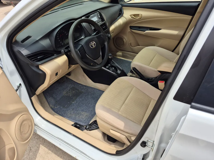 2022 Toyota Yaris  Y 