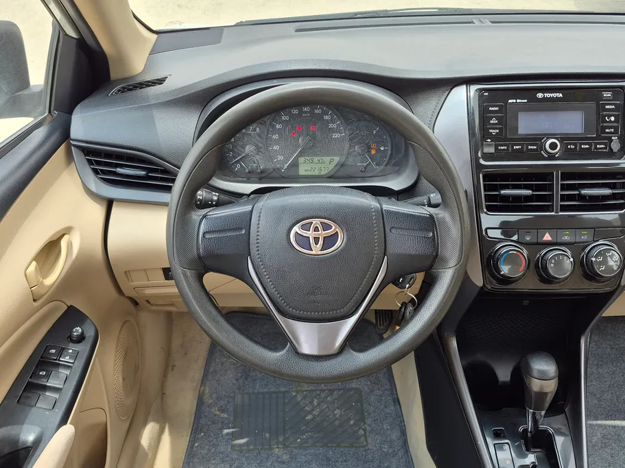 2022 Toyota Yaris  Y 