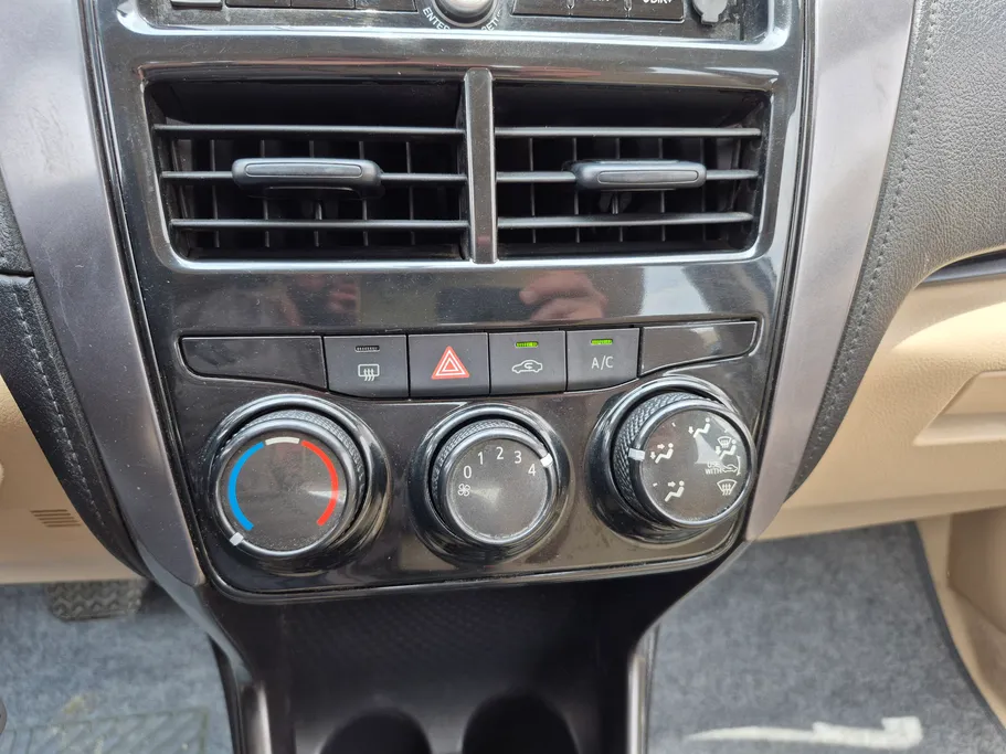 2022 Toyota Yaris  Y 