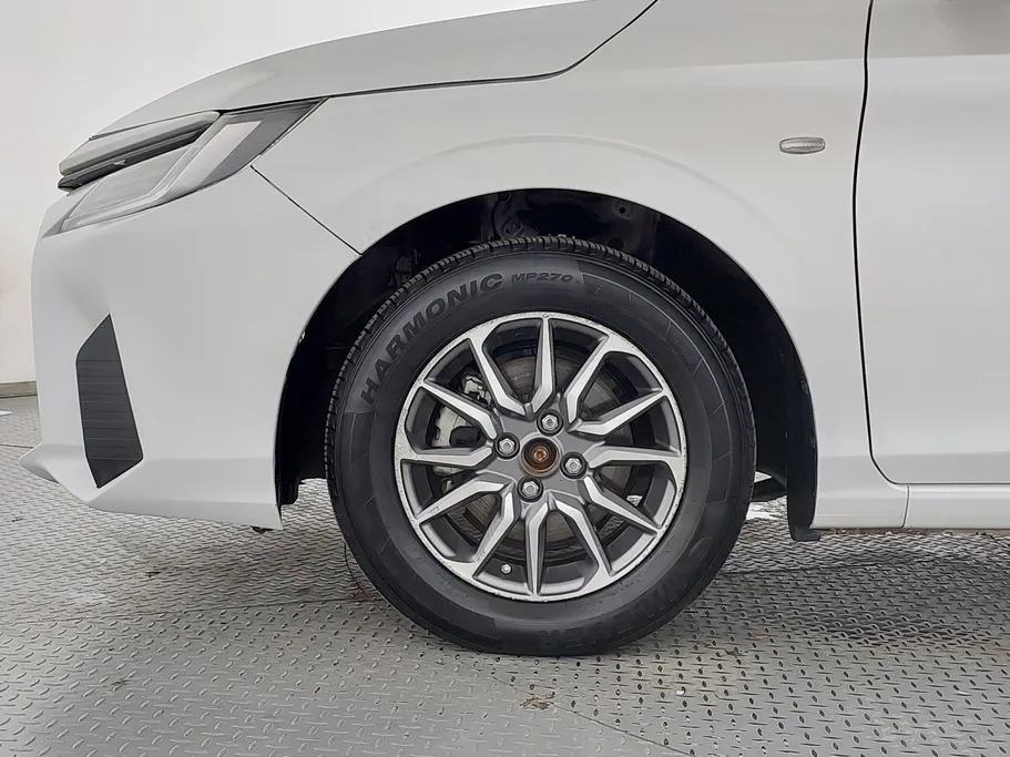 2023 Toyota Yaris  Y 