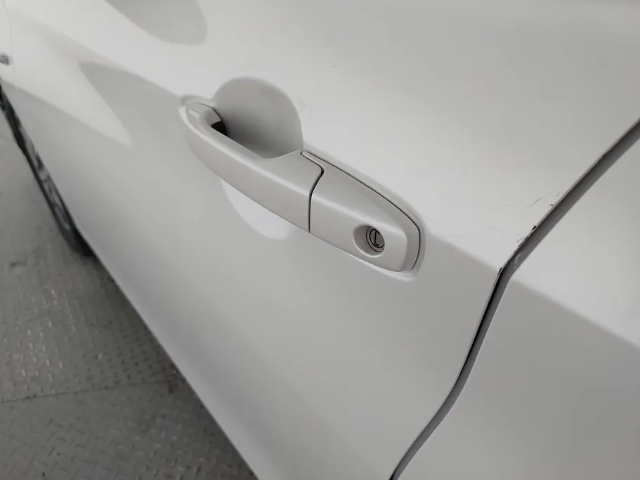 2023 Toyota Yaris  Y 