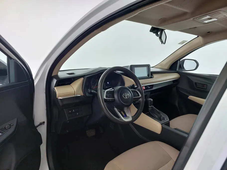 2023 Toyota Yaris  Y 