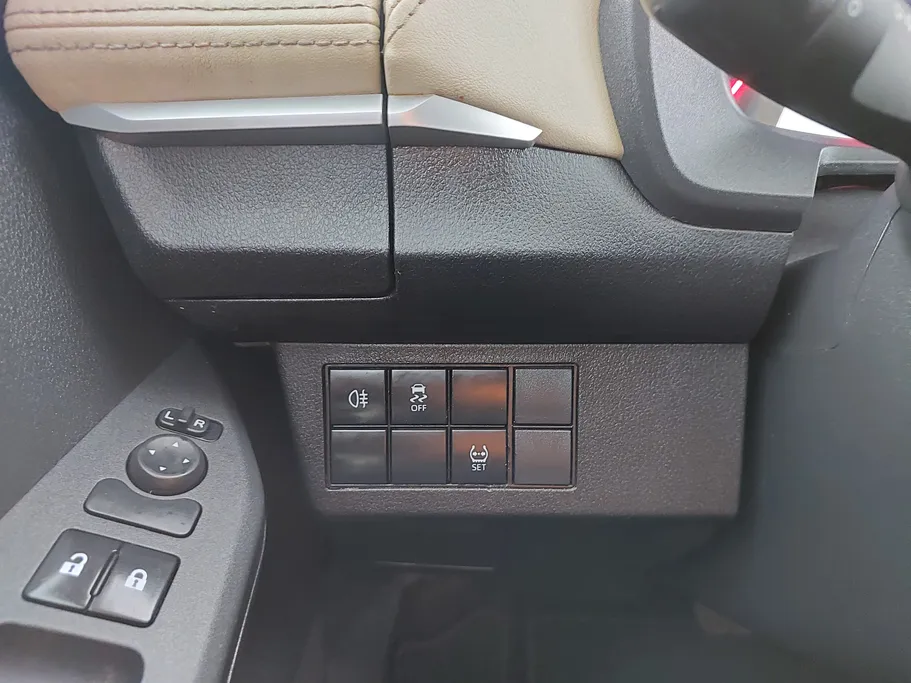 2023 Toyota Yaris  Y 