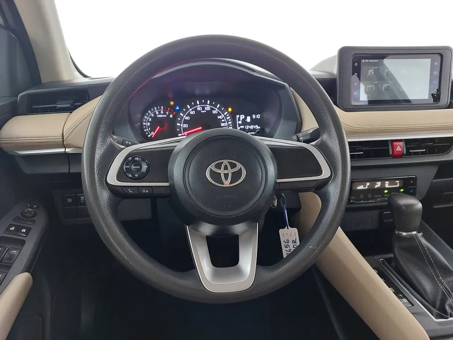 2023 Toyota Yaris  Y 