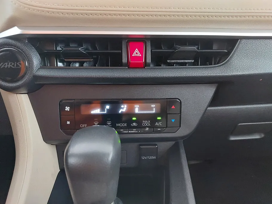 2023 Toyota Yaris  Y 