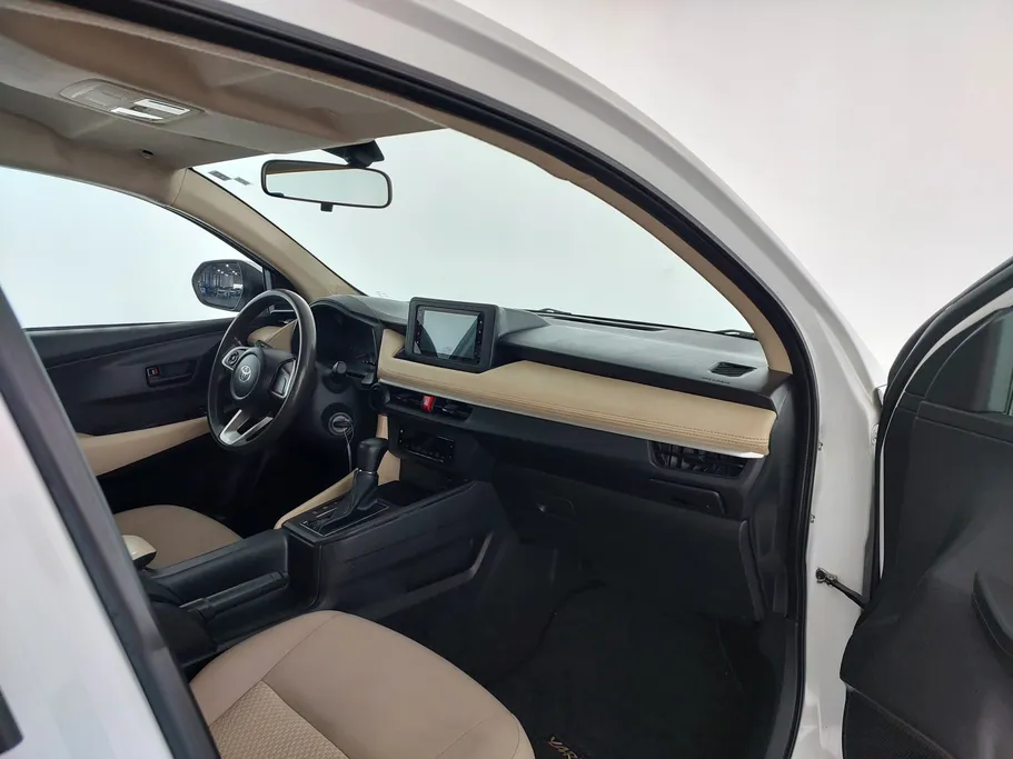 2023 Toyota Yaris  Y 