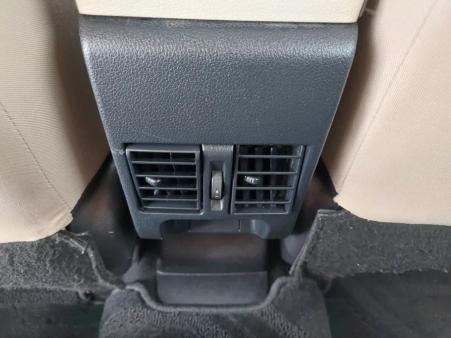2023 Toyota Yaris  Y 
