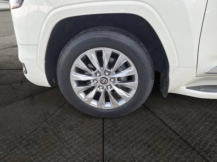 2022 Toyota Land Cruiser GXR 