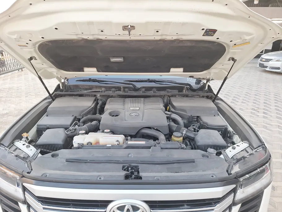 2022 Toyota Land Cruiser GXR 