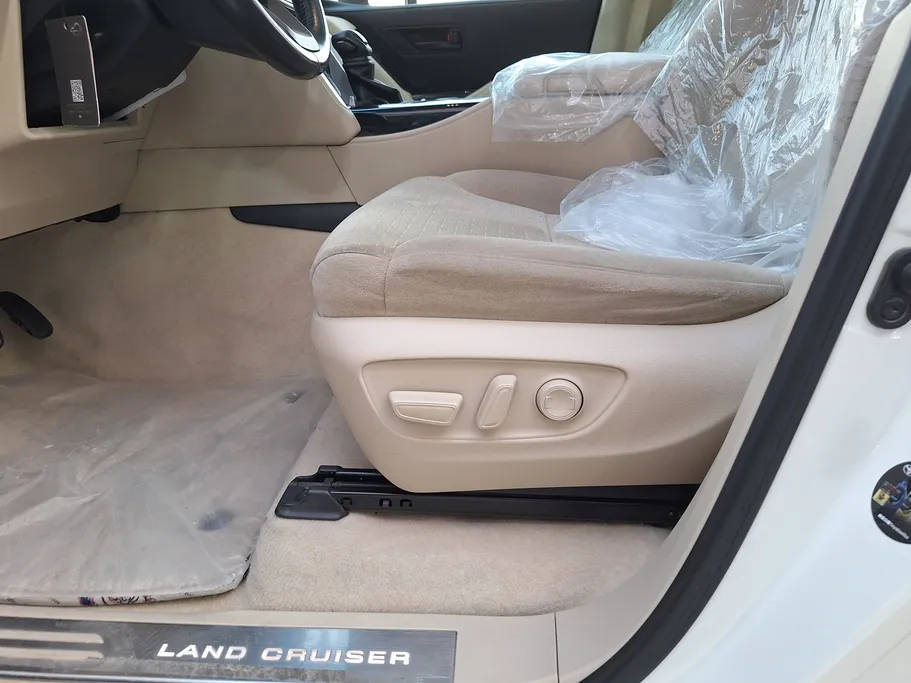2022 Toyota Land Cruiser GXR 