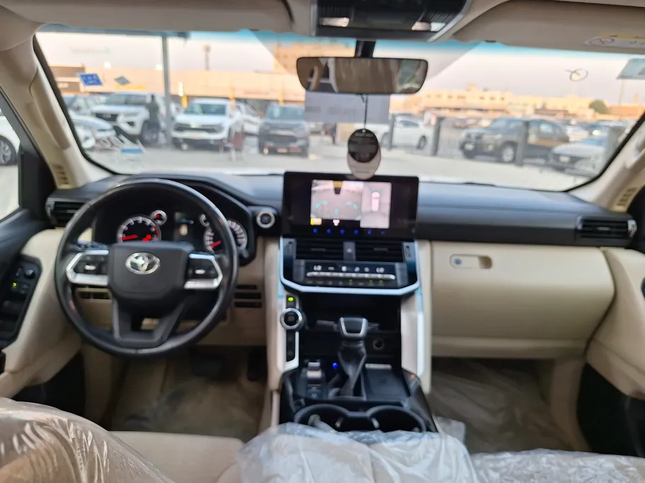 2022 Toyota Land Cruiser GXR 