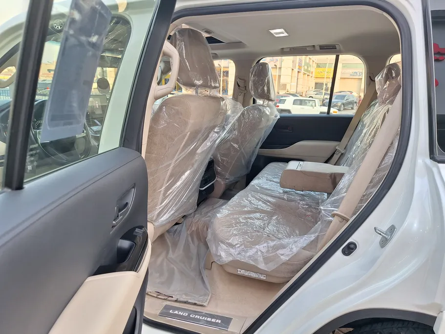 2022 Toyota Land Cruiser GXR 