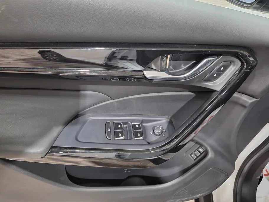 2022 Dongfeng  AX7 ماخ إي1 