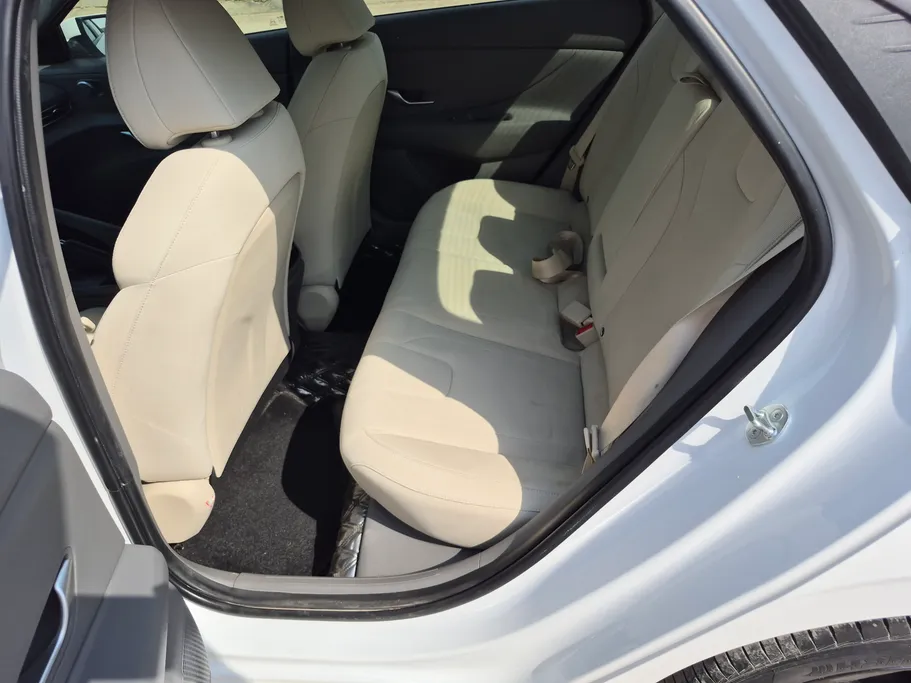 2023 Hyundai Elantra Smart 