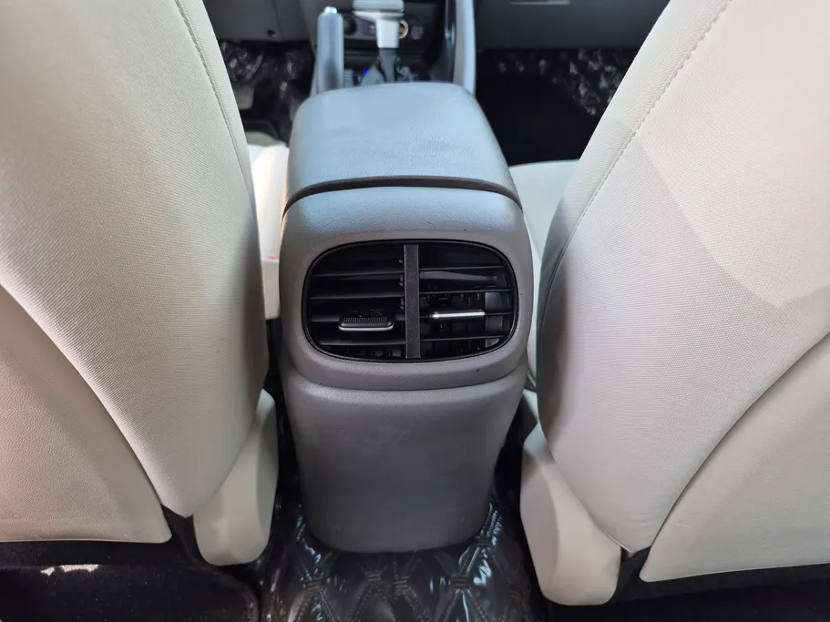 2023 Hyundai Elantra Smart 