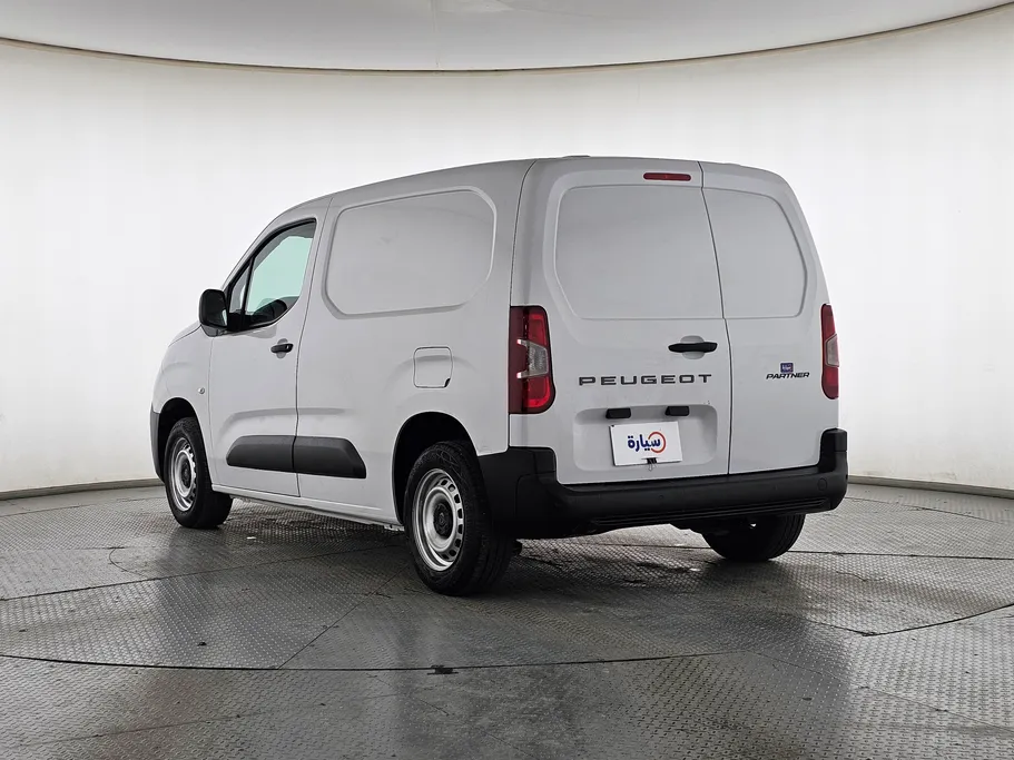 2025 بيجو Partner Short van 