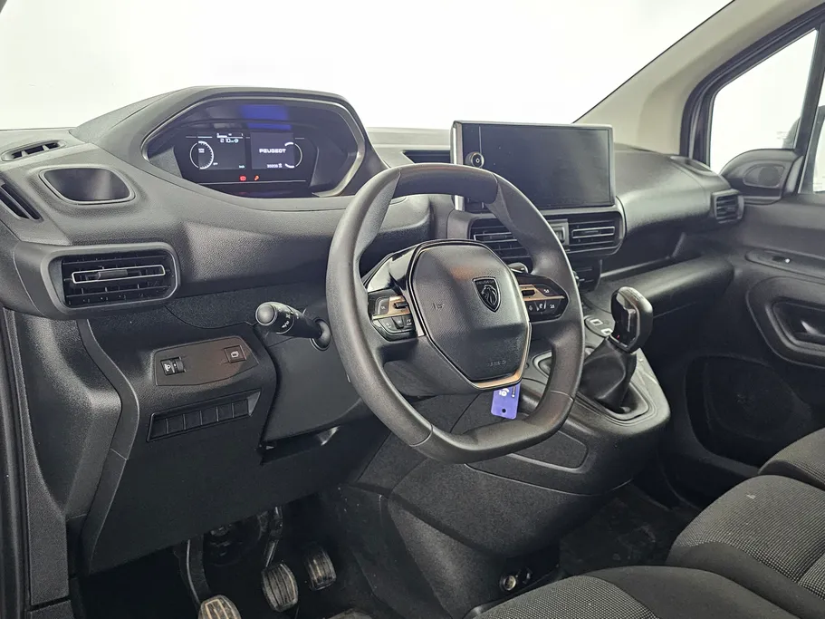 2025 بيجو Partner Short van 