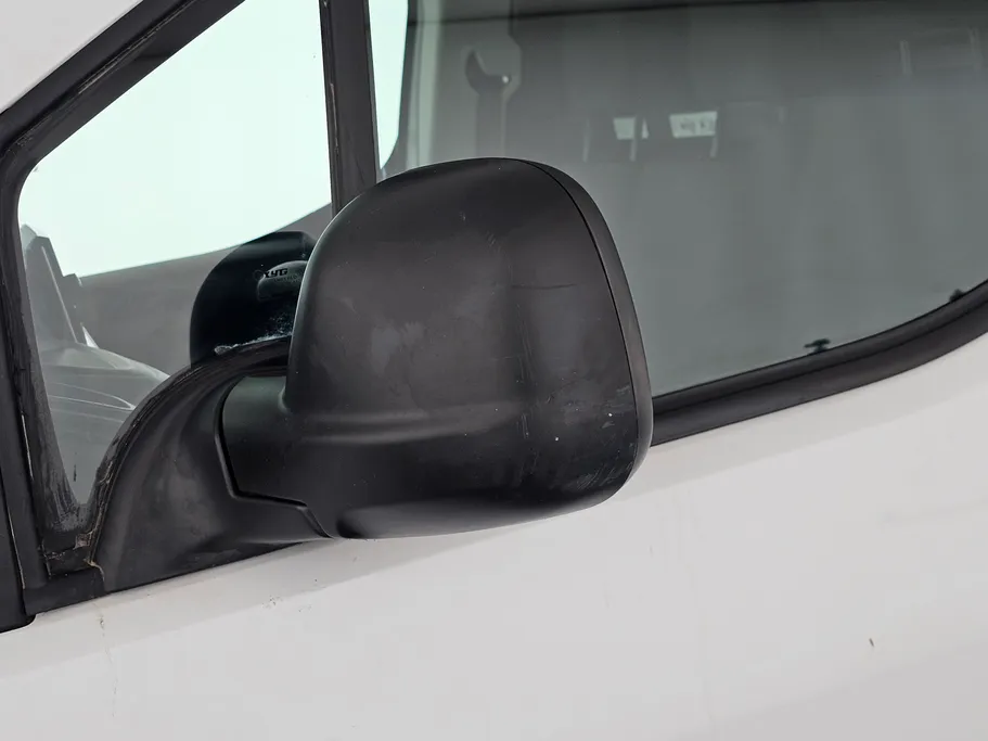 2025 بيجو Partner Short van 