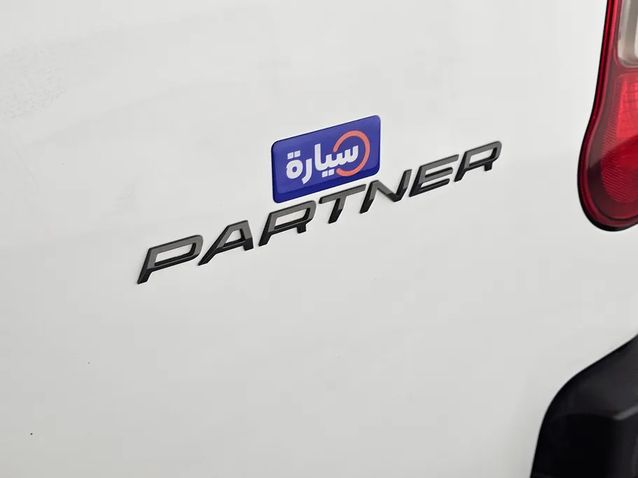 2025 بيجو Partner Short van 