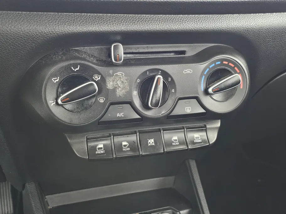 2023 Kia Pegas GL 