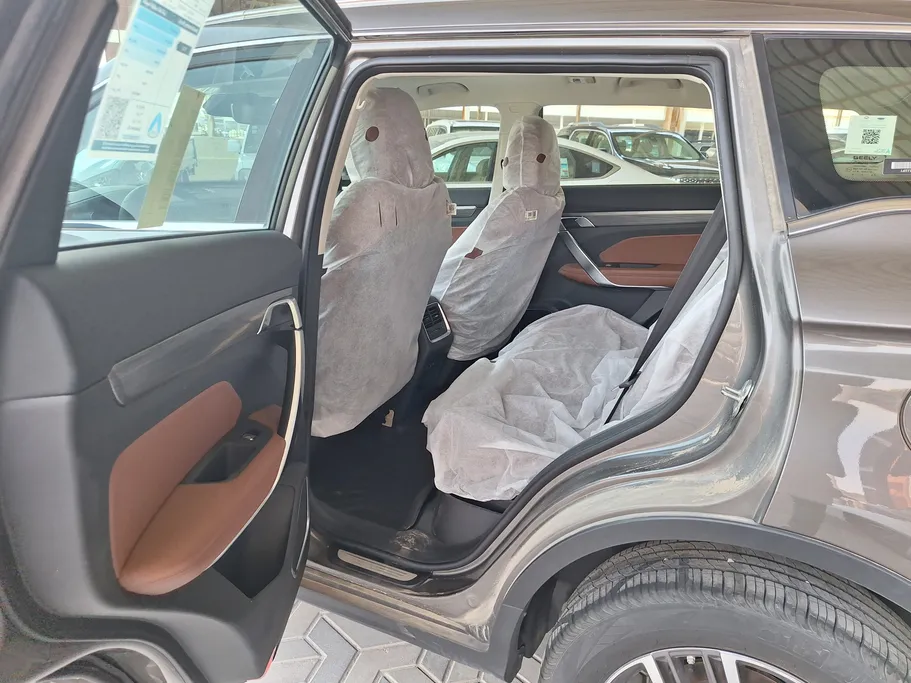 جيلي ازكارا لاكجري جي ال 2023 