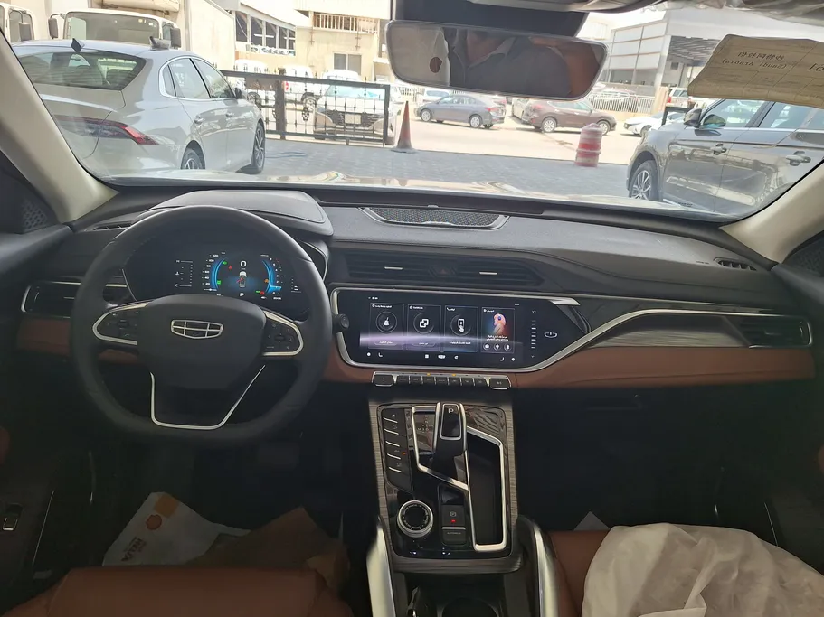 جيلي ازكارا لاكجري جي ال 2023 
