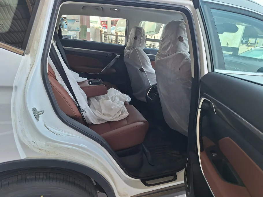 جيلي ازكارا لاكجري جي ال 2023 