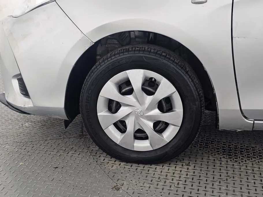 2022 Toyota Yaris  Y 