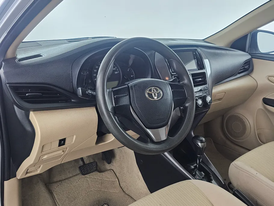 2022 Toyota Yaris  Y 