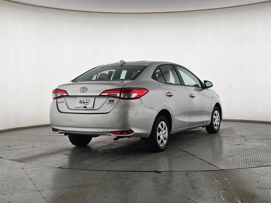 2022 Toyota Yaris  Y 