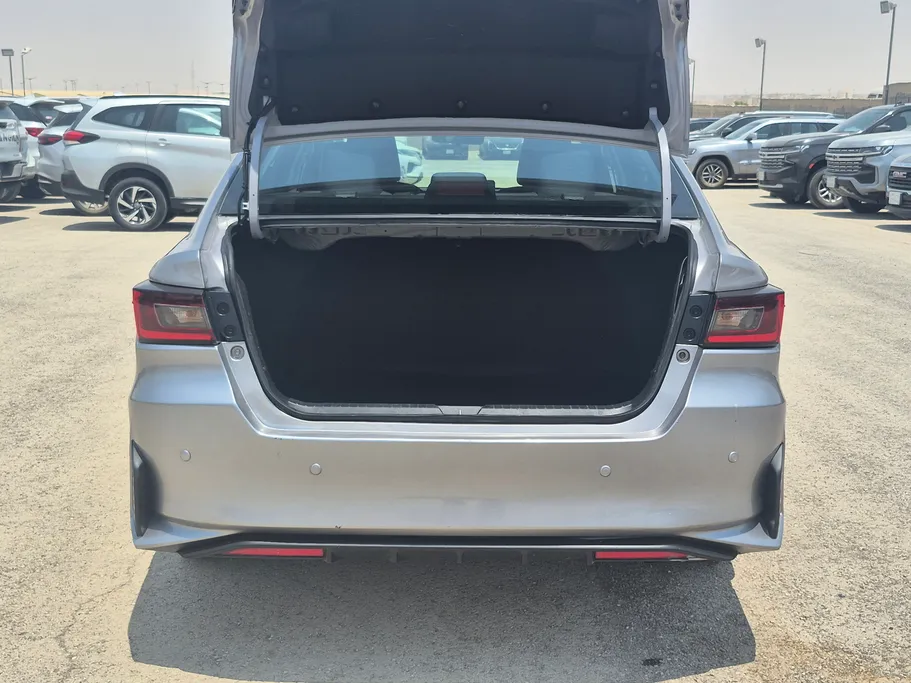 2024 Toyota Yaris  Y 