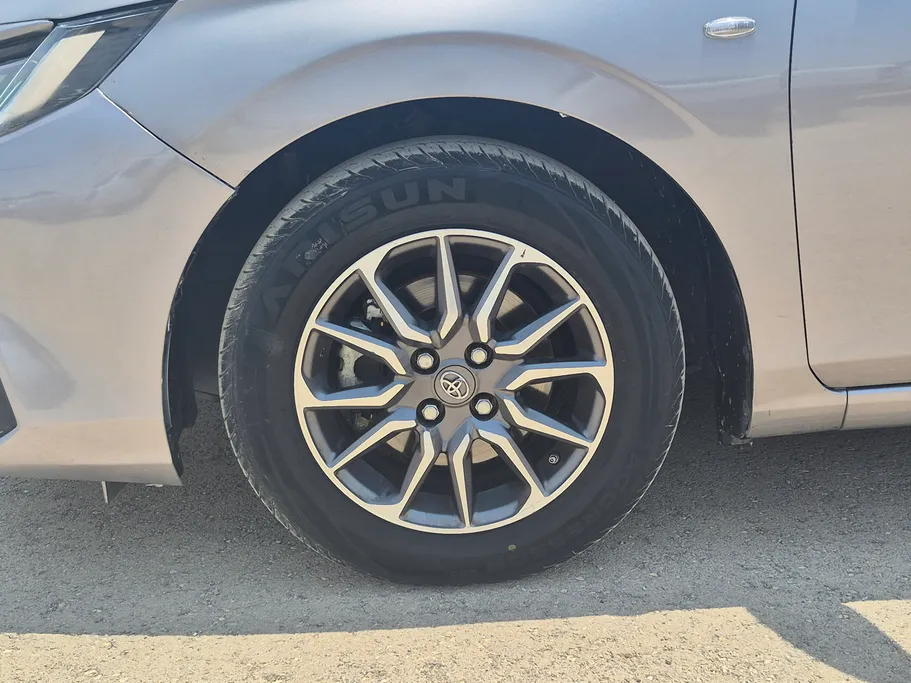 2024 Toyota Yaris  Y 