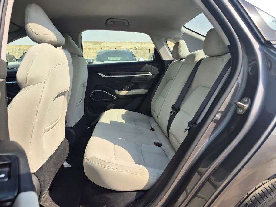 جيلي امجراند GS 2024 