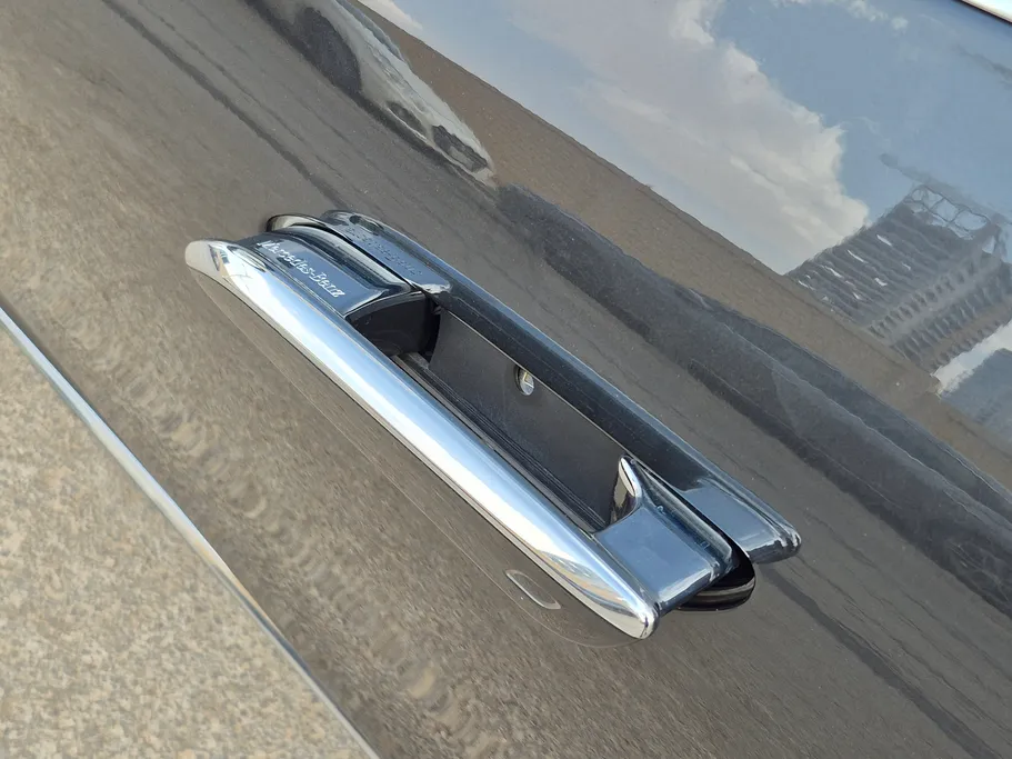 2025 Mercedes E 200 