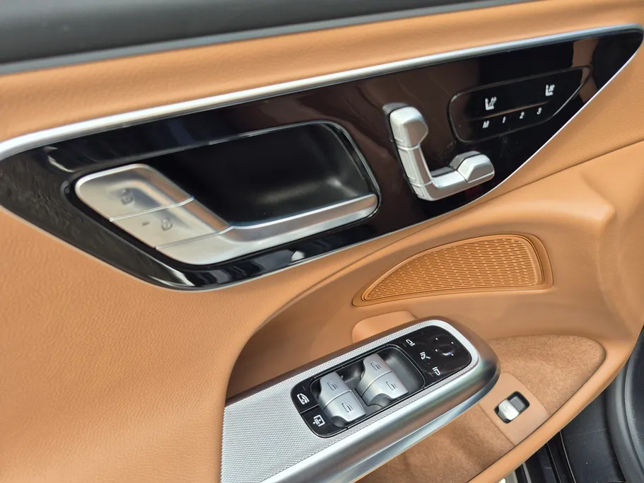 2025 Mercedes E 200 