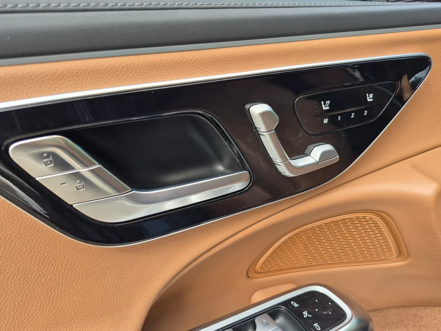 2025 Mercedes E 200 