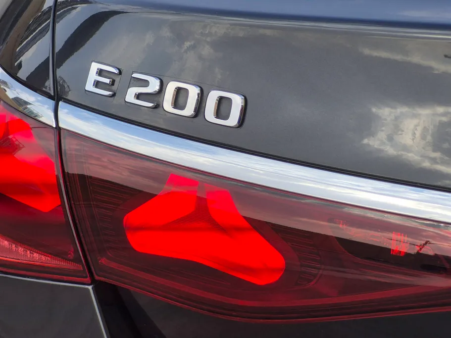 2025 Mercedes E 200 