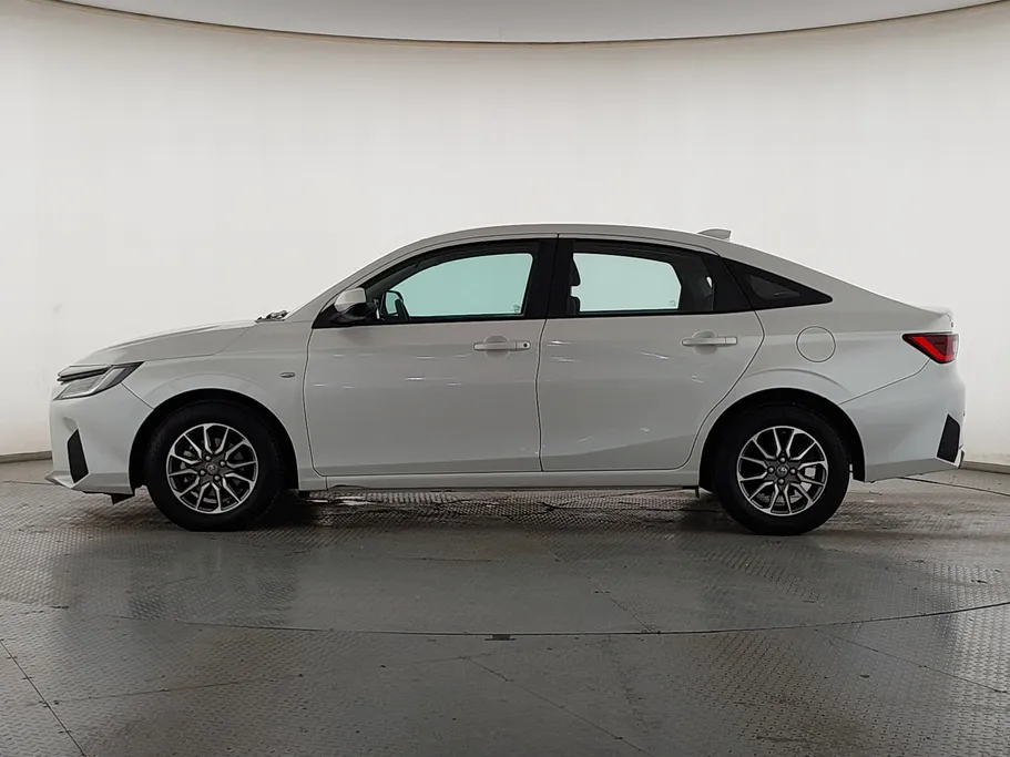 2023 Toyota Yaris  Y 
