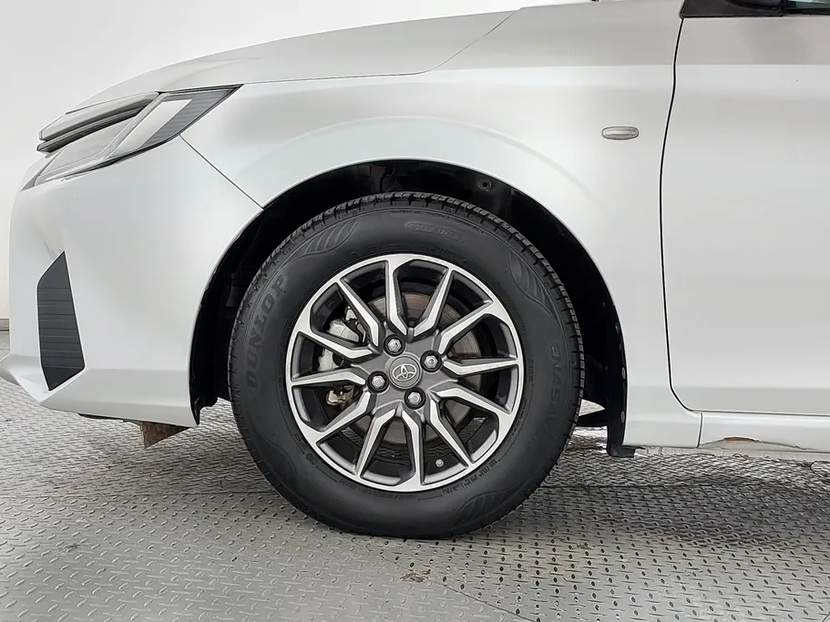 2023 Toyota Yaris  Y 