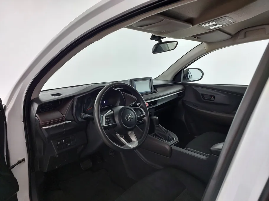 2023 Toyota Yaris  Y 