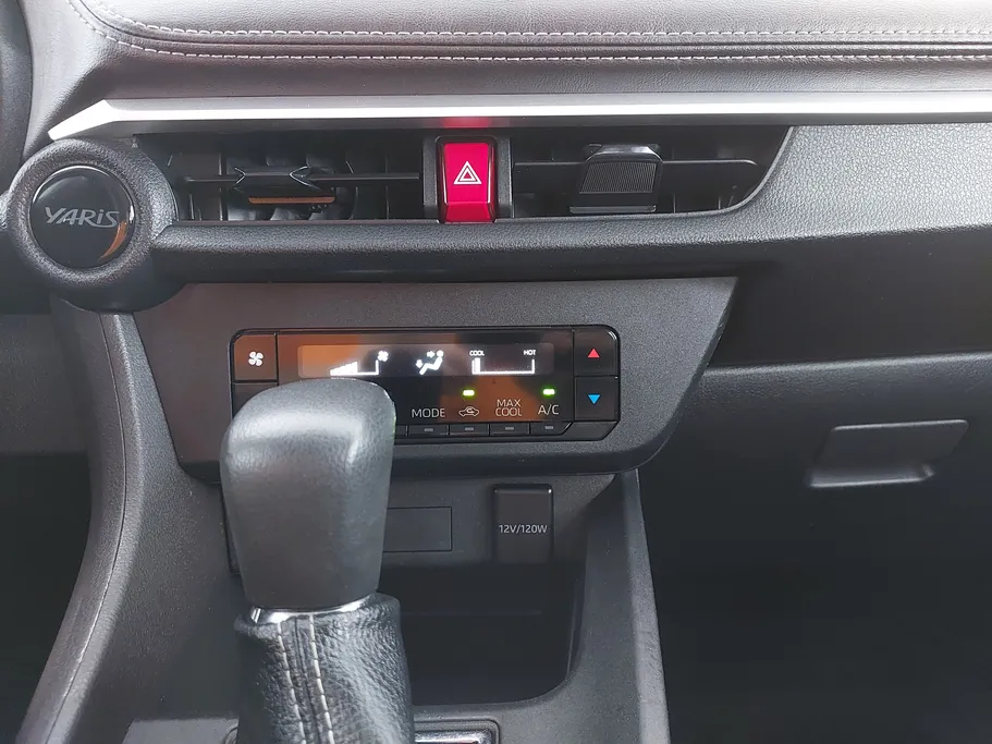 2023 Toyota Yaris  Y 