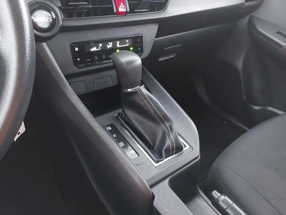 2023 Toyota Yaris  Y 