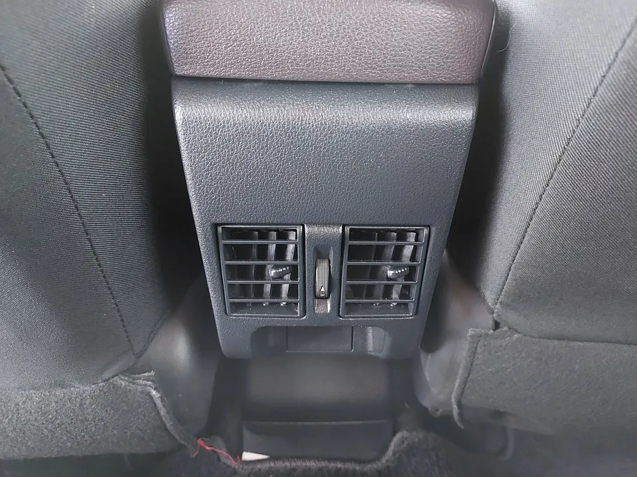2023 Toyota Yaris  Y 