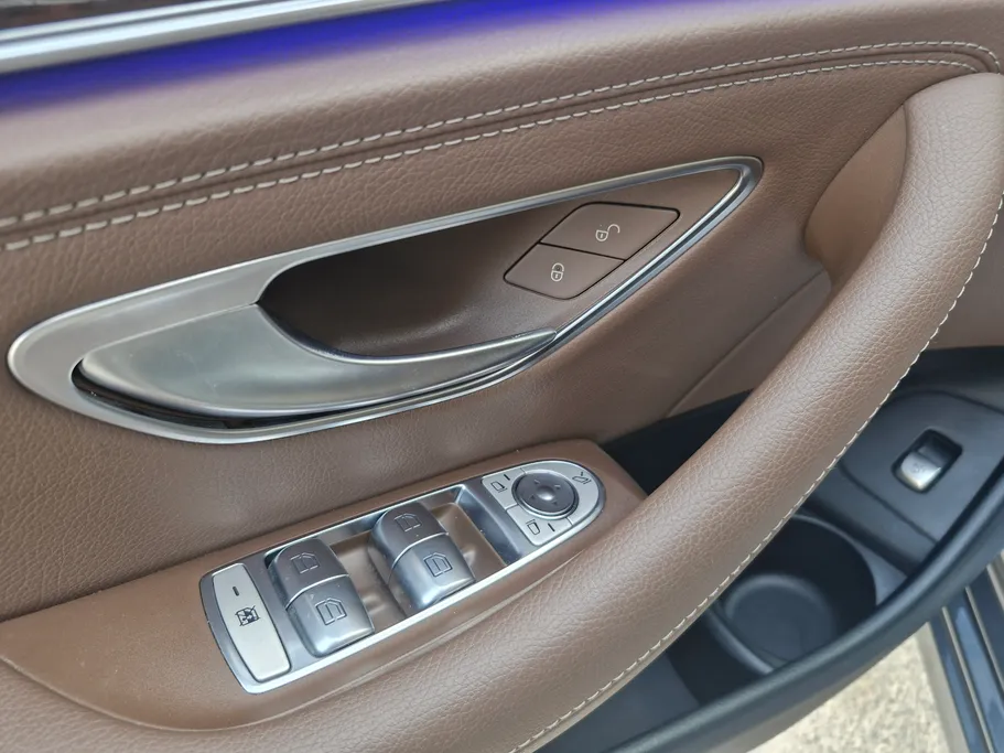 2022 Mercedes E 300 