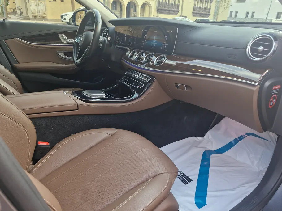 2022 Mercedes E 300 