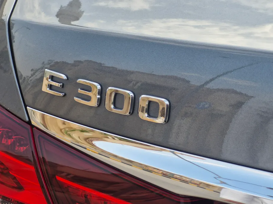 2022 Mercedes E 300 