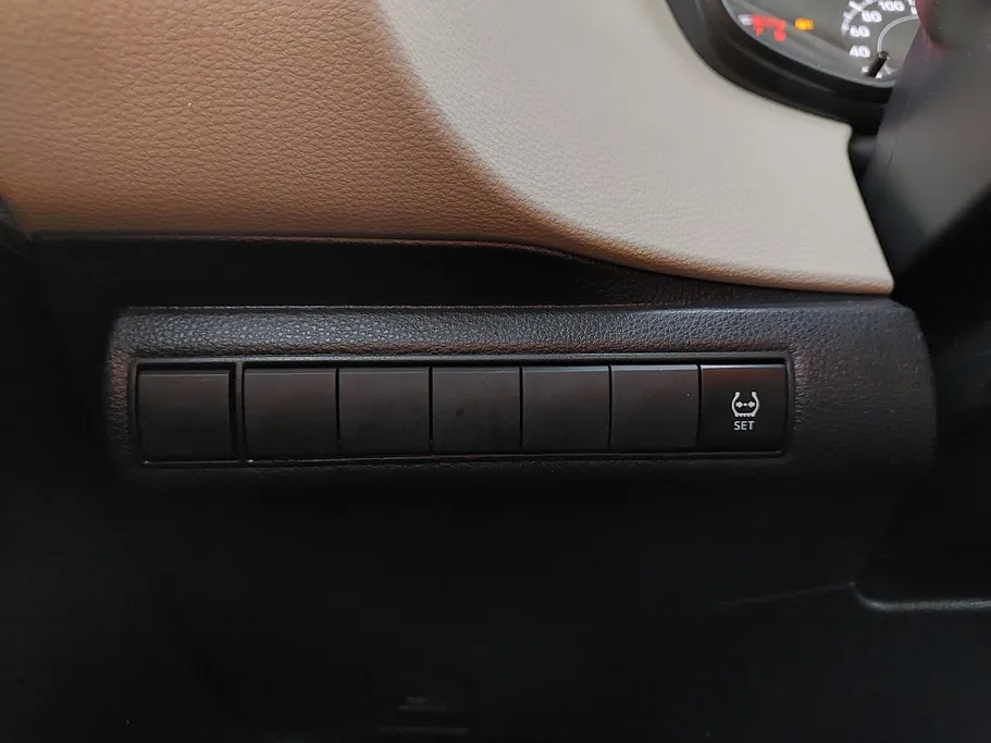 2024 تويوتا Corolla XLI 